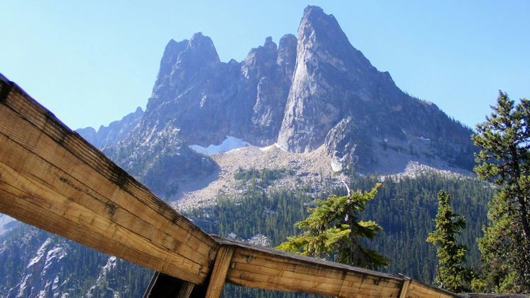 Paul Nichczynski Discusses The North Cascades Mountains: Where Every Hike Feels Epic