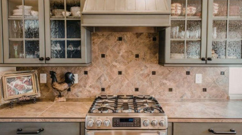 Where Architecture Meets Art: Why Bespoke Metal Range Hoods Define Today's Luxury Kitchens