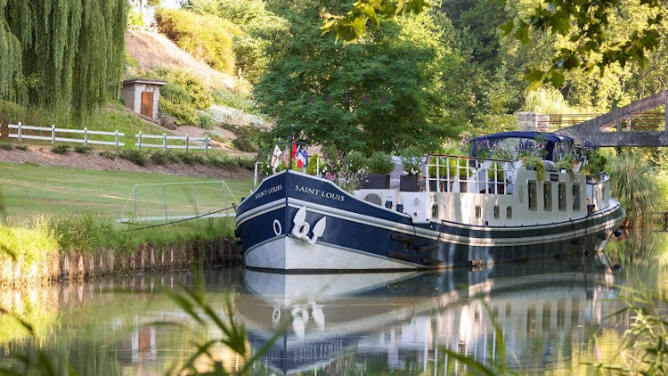 French Waterways Offers Exclusive Gastronomic Barge Voyage in Bordeaux
