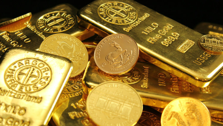 Reaching All-Time Highs: Gold Sellers Rush to Capitalize in South Florida