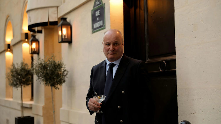 Mondovi Luxury Suites Unveils Le 7 Cocktail Bar with Legendary Bartender Colin Field