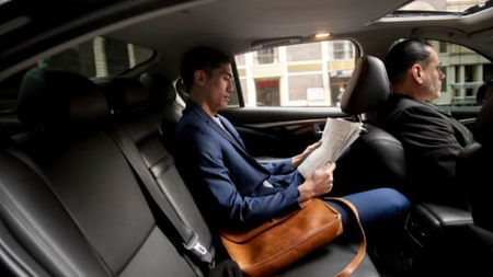 Why Travelers Pre-Book a London City Airport Taxi Instead of Waiting at the Airport