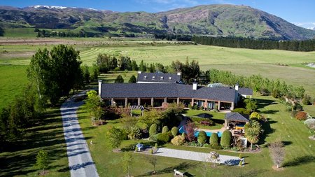 Style and comfort meets luxury with launch of boutique Wanaka lodge 