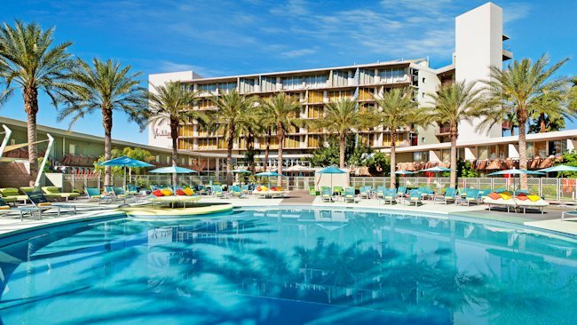 Summer Happenings at Scottsdale’s Hotel Valley Ho OH Pool