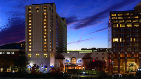 A 'Service-Giving' Thanksgiving at The Ritz-Carlton, Pentagon City