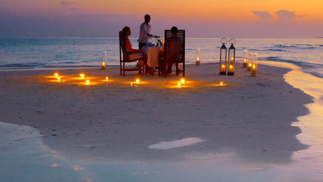 Pop Up Sandbank Restaurant Opens at Baros Maldives