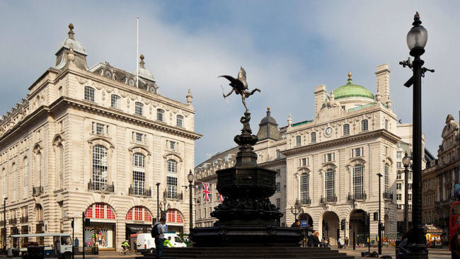 Hotel Café Royal Celebrates the Royal Wedding in Style