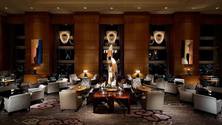 The Ritz-Carlton, Tokyo Partners with Manolo Blahnik for the Holidays