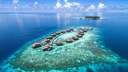 Raffles Maldives Meradhoo: A two private island paradise set in the glistening Indian Ocean