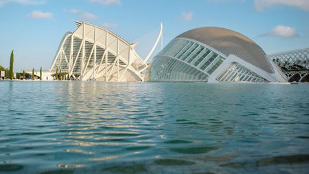 5 Reasons Visiting Valencia Should Be on Your 2022 Travel Wishlist
