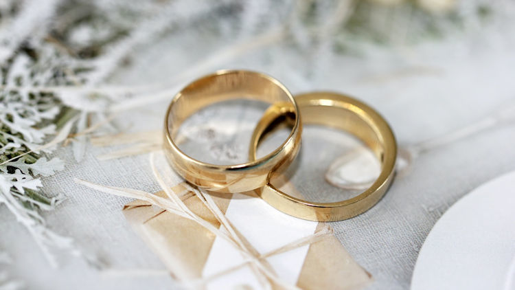 How to Choose the Right Metal for Your Wedding Rings