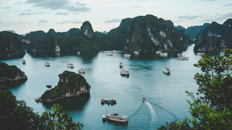 5 Reasons Why You Should Visit Vietnam