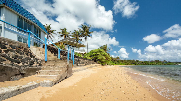 Top Kauai Vacation Rental 'Bond House' on Water's Edge