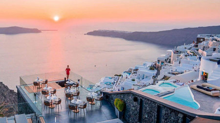 Kivotos Hotel & Villas - Luxe Living and Serenity in Design on Santorini 