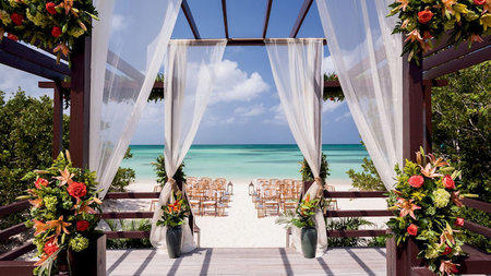 Luxurious Beachfront Wedding Spaces in Dream Tropical Destinations  