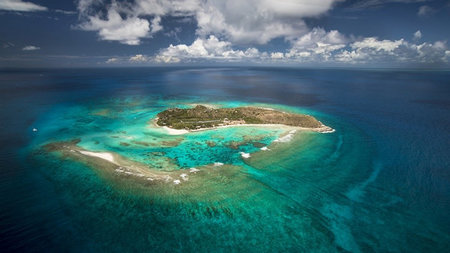 Live the Life of Ultimate Luxury this Summer on Sir Richard Branson’s Private Caribbean Island 