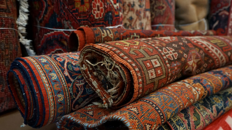 A Guide To Vintage Rugs: Everything You Need To Know