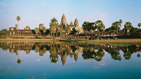 The Ultimate Guide: Phnom Penh to Siem Reap - Transport, Activities, and Culinary Delights