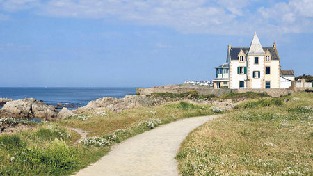 Buying an Estate Overseas: What You Need to Know About Navigating Legalities
