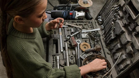 How Essential Car Tools Elevate Your Luxury Travel Experience