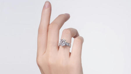 Vintage-Inspired Engagement Rings: Timeless Trend for 2024