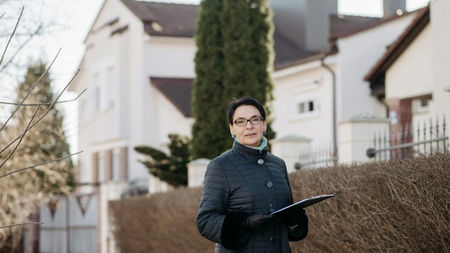 How Smart Planning Keeps a Home Secure and Maintained During Long Travels