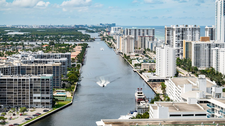 Is Hollywood, Florida a Good Place to Retire? An Honest Look