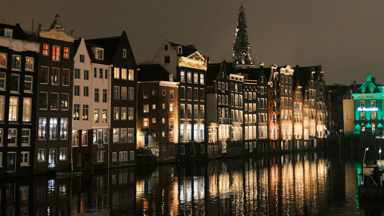 7 Romantic Escapes in Amsterdam That Go Beyond the Ordinary