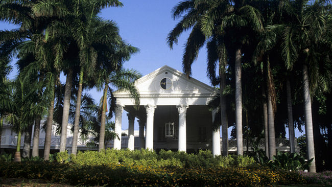 Jamaica's Half Moon Makes Quick Getaways Easier