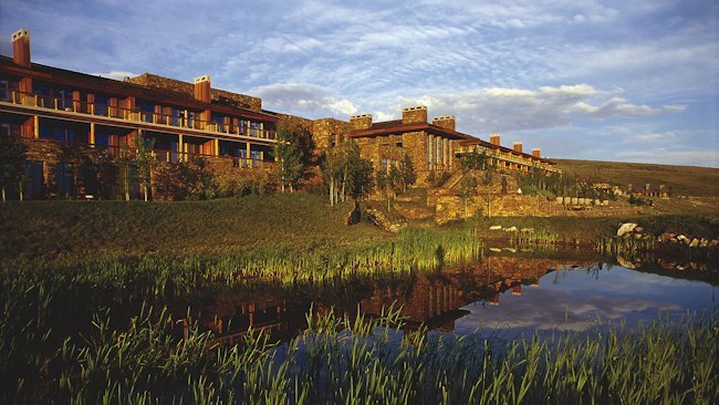 Amangani Launches Wolf & Bear Expedition in Wyoming