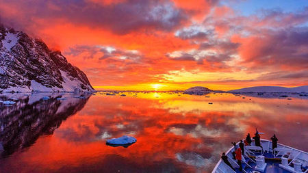 Lindblad Expeditions-National Geographic Announces Two New Antarctica Departures & Free Air