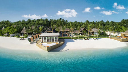 Inside Jumeirah Vittaveli's Lavish Five-bedroom Royal Residence