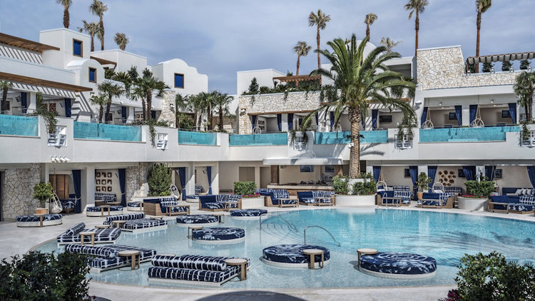 5 Reasons to Visit SOAK Pool at Palms Casino Resort This Summer