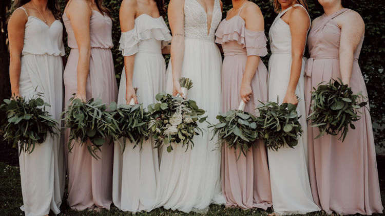 Choosing the Best Bridesmaid Dresses for Any Wedding - 85202