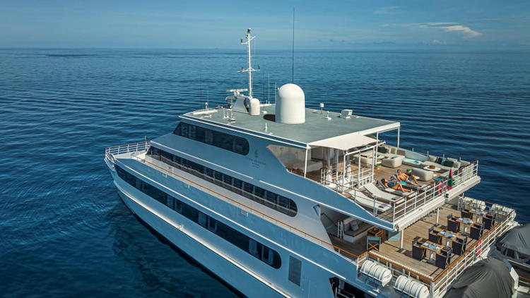 Four Seasons Explorer Sets Sail in Palau