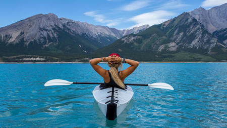 Jet-Set Trading: Balancing Adventure and Financial Success in the World of Proprietary Trading