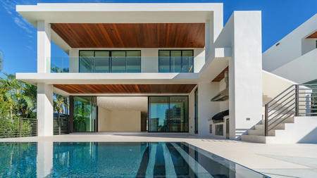 7 Things to Do to Ensure Your Luxury Rental is in Top Shape