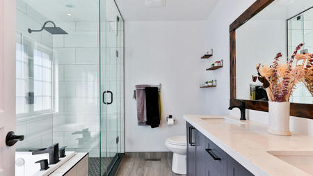 Smart Storage Solutions: Innovative Ways to Maximize Bathroom Space
