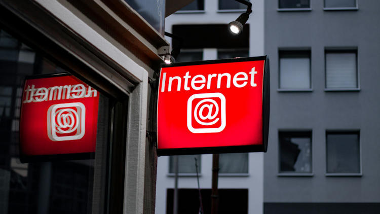 Browsing Securely Through a Public Internet Hotspot