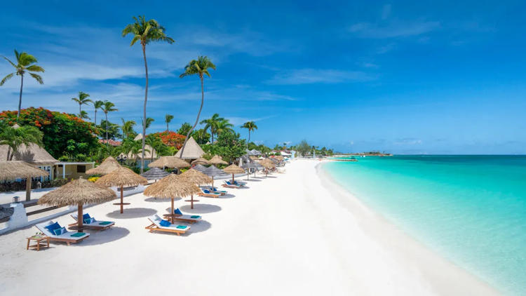 4 Reasons To Choose the Sandals Grande Antigua Resort