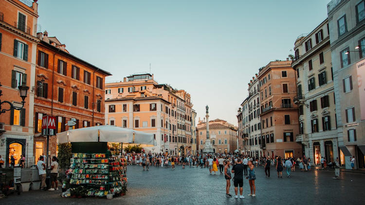What Souvenirs is Rome Known For? The Ultimate Guide to Bringing a Piece of Italy Home