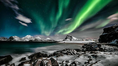 Chasing the Northern Lights: Why an Iceland Car Rental is Your Best Option