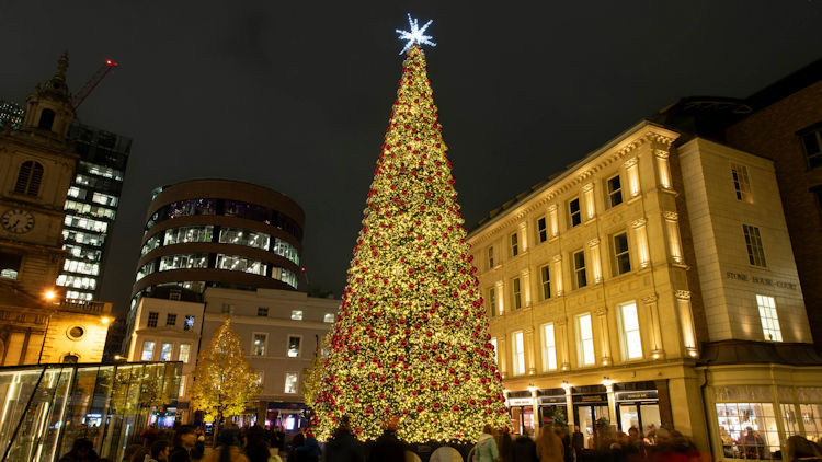 An Elevated Festive Escape: Discover the Art of Celebration at Pan Pacific London  