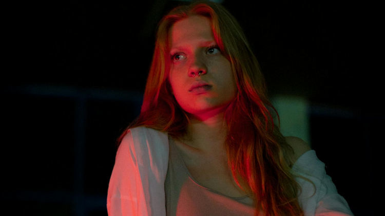 The Science-Backed Spa Trend: Red Light Skin Therapy for Modern Self-Care 