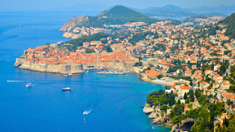 Top Travel Websites to Check Before You Leave the Country