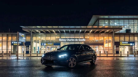 How Can Travelers Choose the Most Reliable Airport Transfer Option?