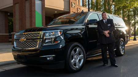 Why UHNW Travelers Choose Private Chauffeur Services Across Europe: Discretion, Security & Luxury Excellence