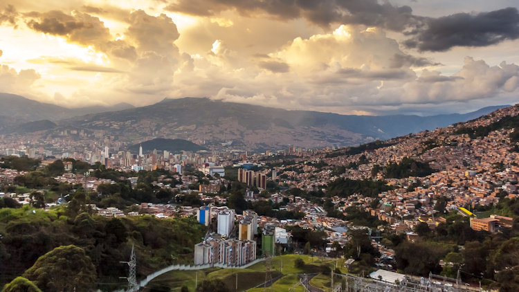 7 Things to Know Before You Send Money to Colombia From the USA