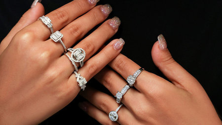 Round, Oval, or Cushion? How Diamond Shape Changes the Price in 2026