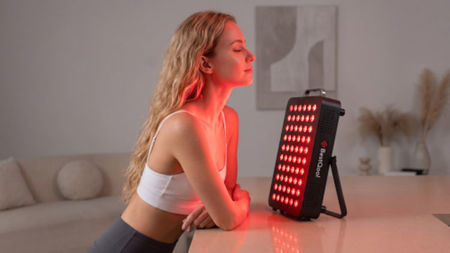 Next-Level Recovery: Why Discerning Travelers Pack Red Light Therapy for Joint & Muscle Relief